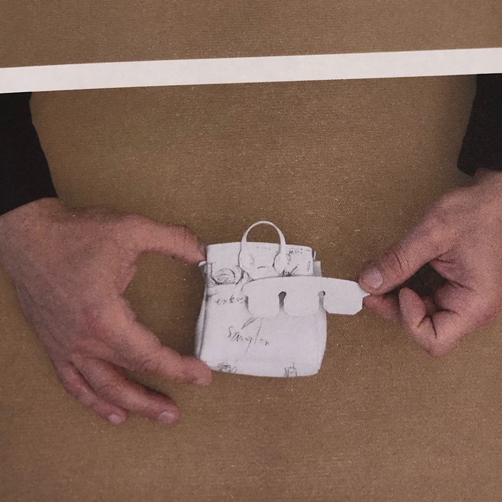 Hermes Table Book (Free Mystery Clothes)